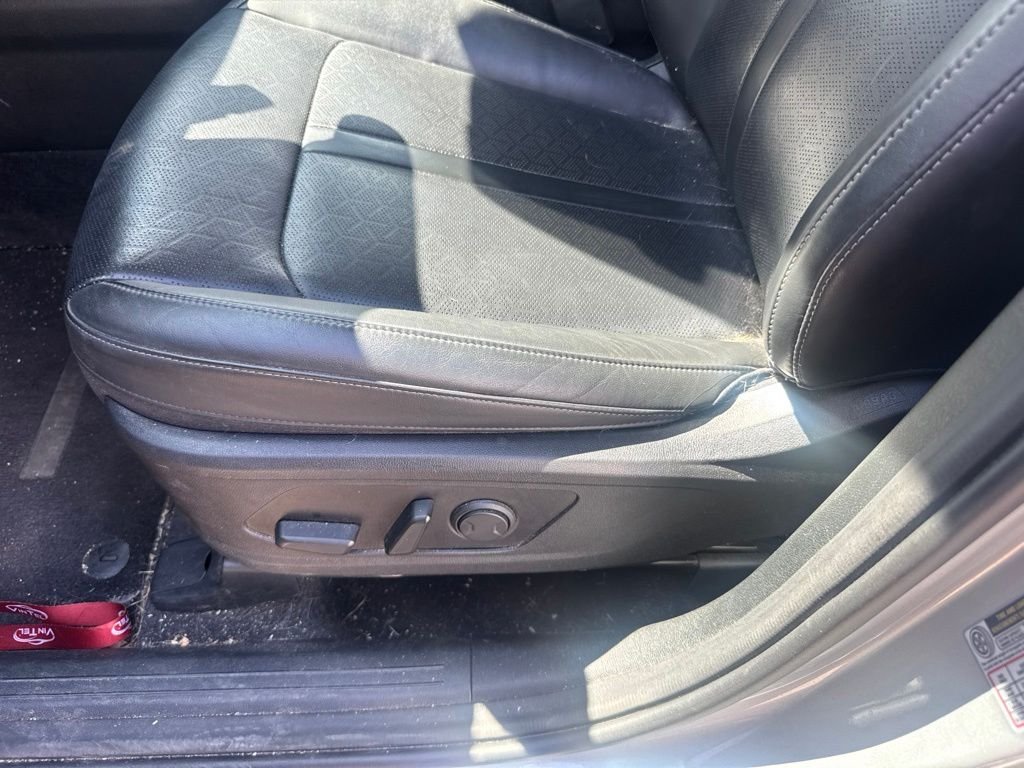 Used 2021 Silver Kia EX image 3