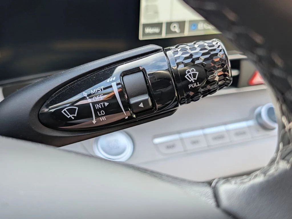 Used 2025 Gray Hyundai Limited image 30