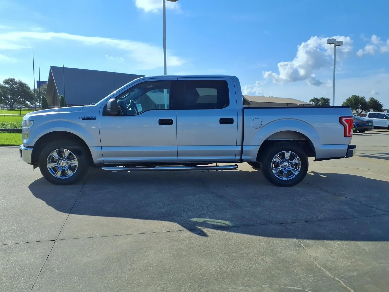 Used 2016 Silver Ford XLT image 9