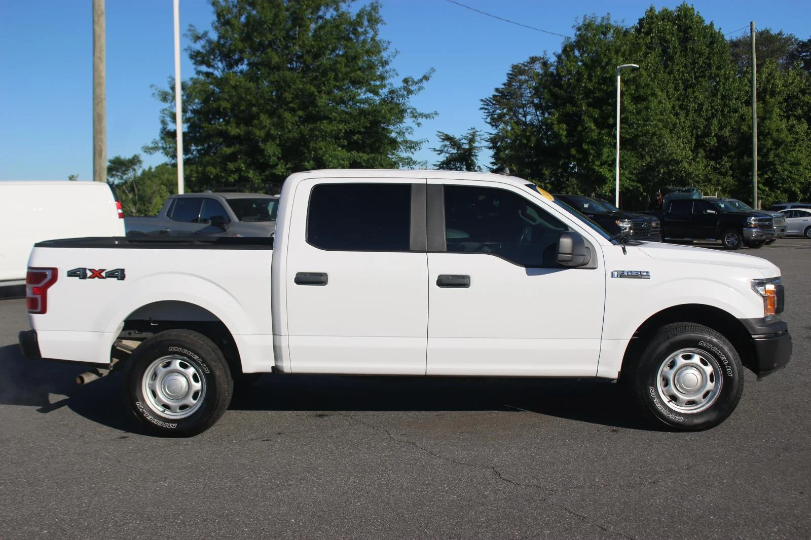 Used 2020 White Ford XL image 8
