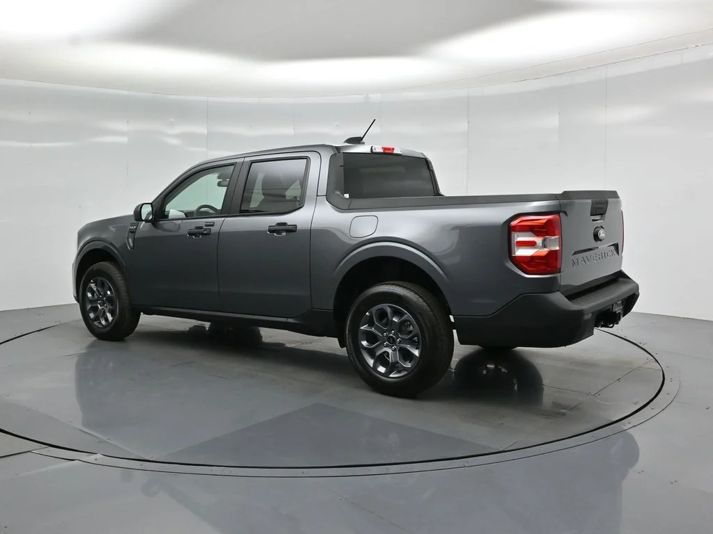 New 2026 Carbonized Gray Metallic Ford XLT image 6
