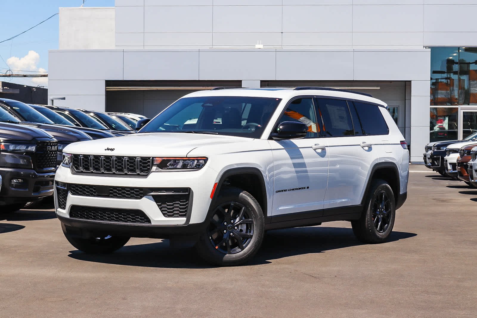 2027 Jeep Grand Cherokee L Laredo Altitude