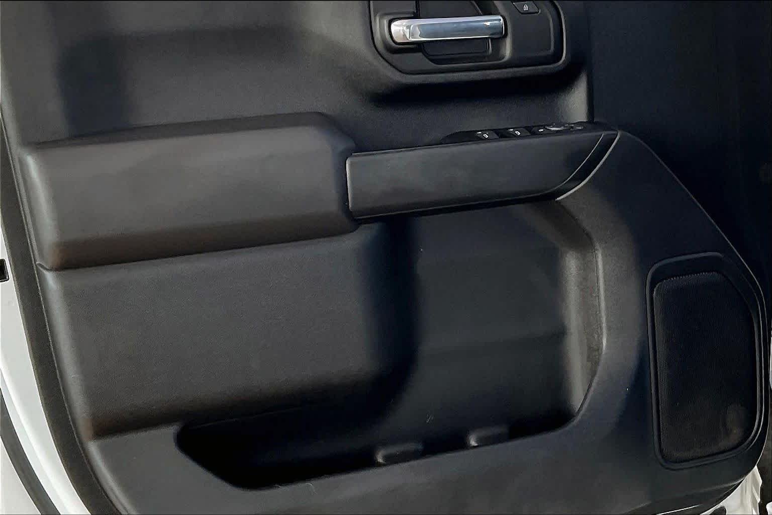 Used 2022 Summit White Chevrolet Custom image 20