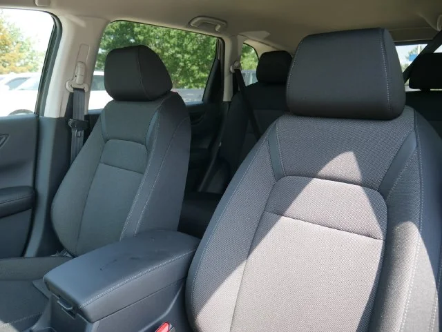 New 2027 Solar Silver Metallic Honda LX AWD image 17