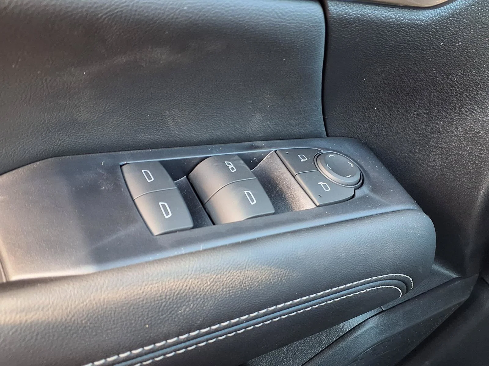 2027 GMC Terrain Elevation - Photo 12