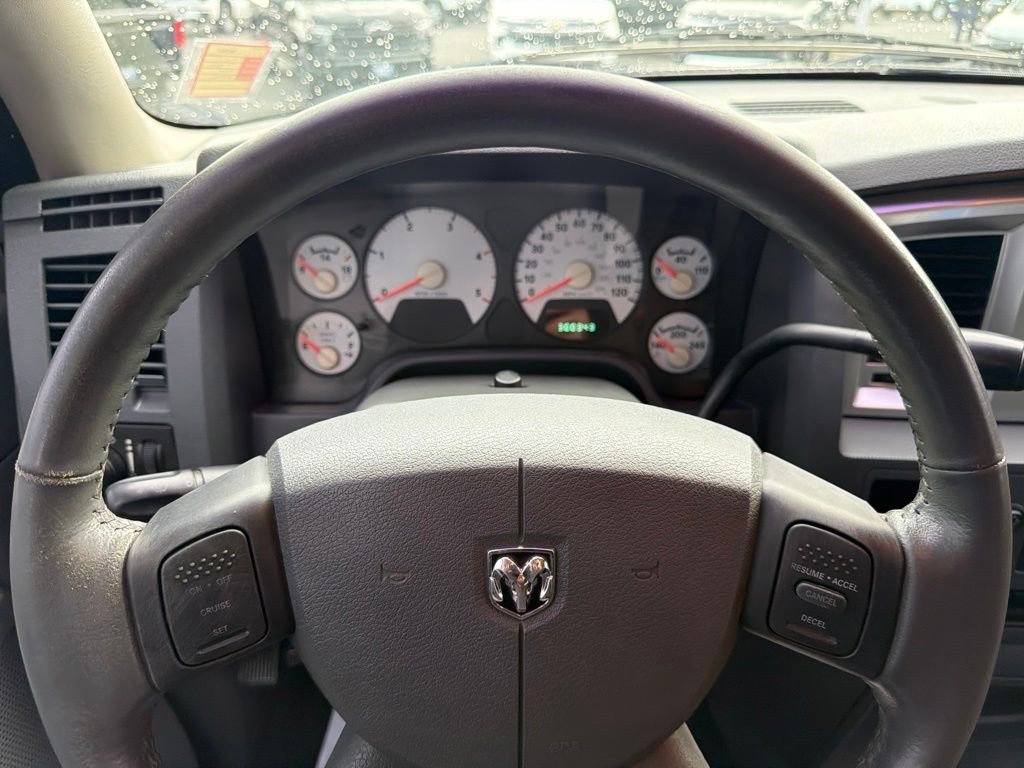 Used 2007 White Dodge SLT image 16