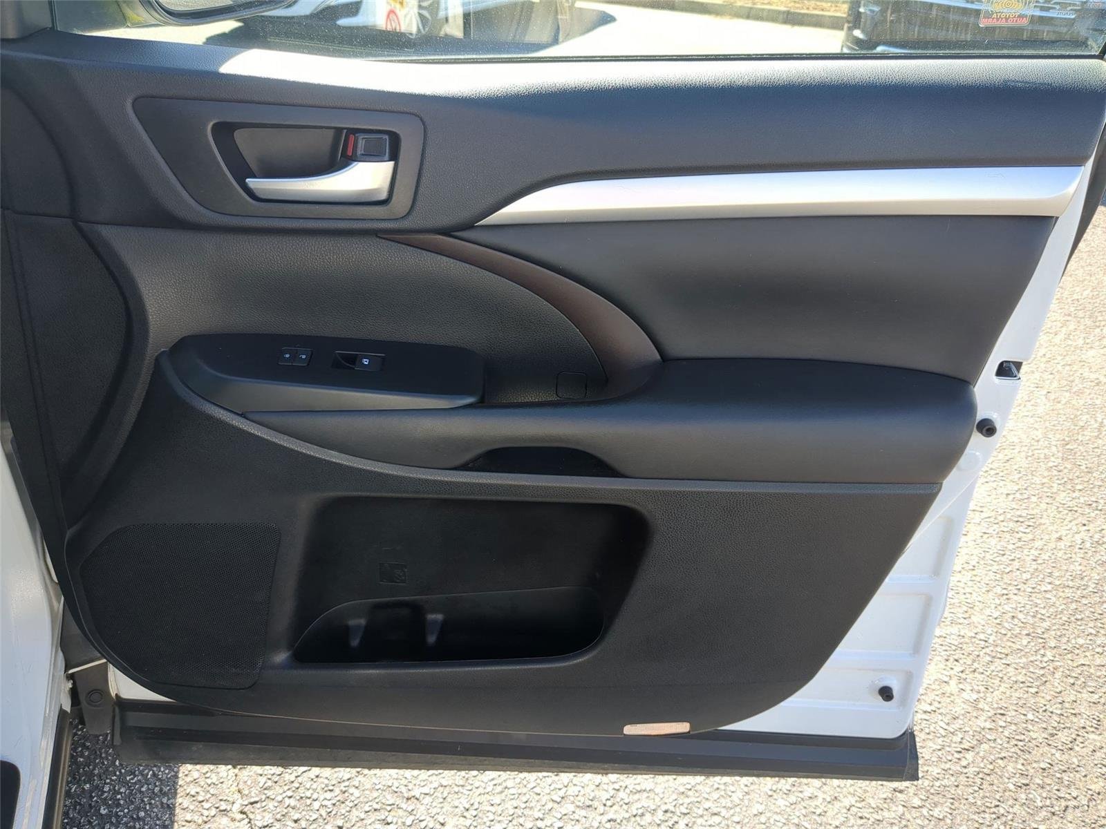 Used 2019  TOYOTA  image 40