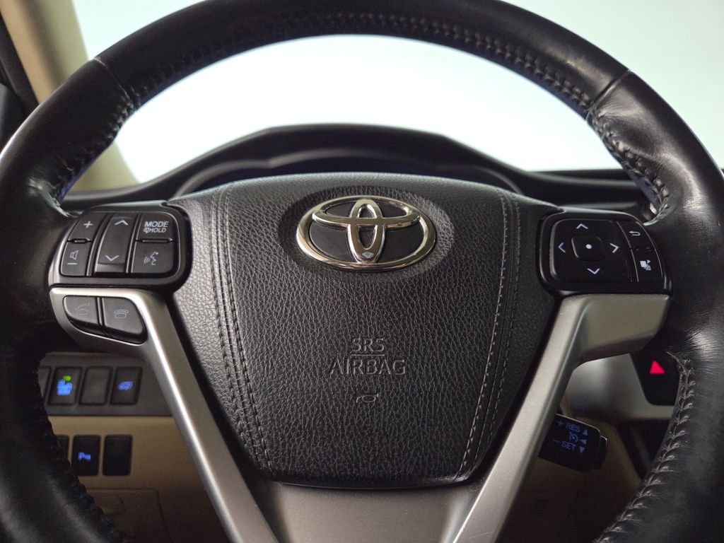 Used 2015 Blue Toyota Limited image 21