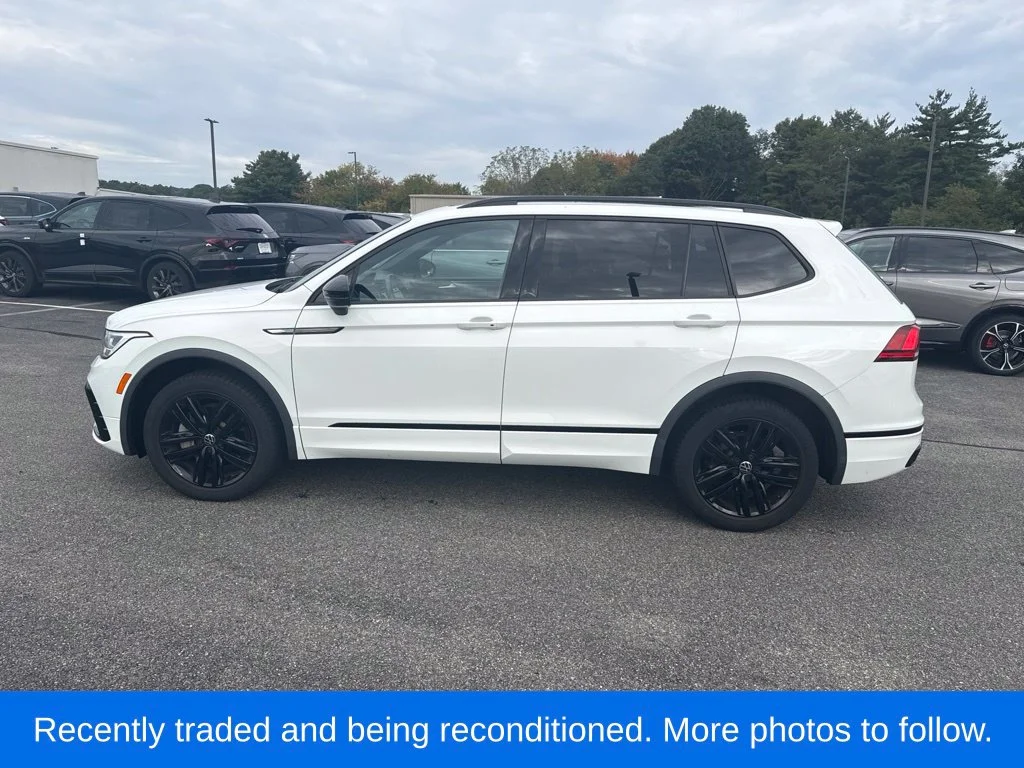 Used 2022 White Volkswagen 2.0T SE R-Line Black image 2