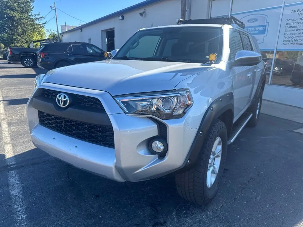 Certified Used 2018 Classic Silver Metallic Toyota SR5 image 51