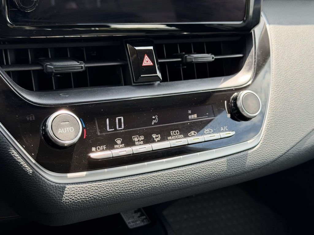 Certified Used 2025  Toyota LE image 6