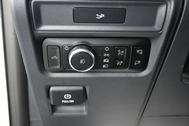 New 2026 Oxford White Ford XLT image 8