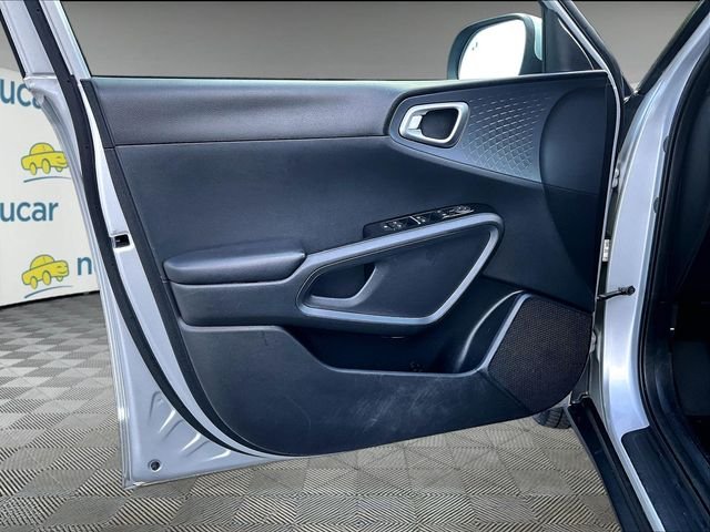 Used 2020 Silver Kia S image 18