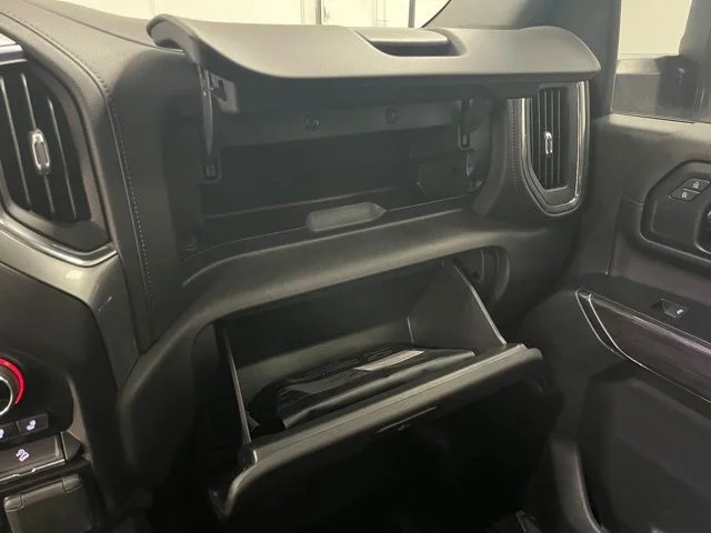 Used 2022 White Chevrolet LTZ image 38