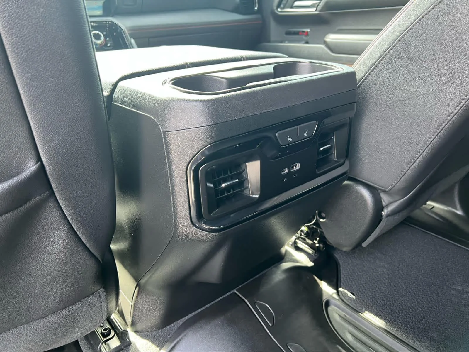 Used 2023 Sterling Metallic GMC AT4 image 32