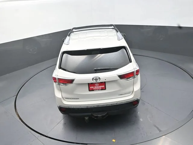 Used 2015 White Toyota Limited image 28