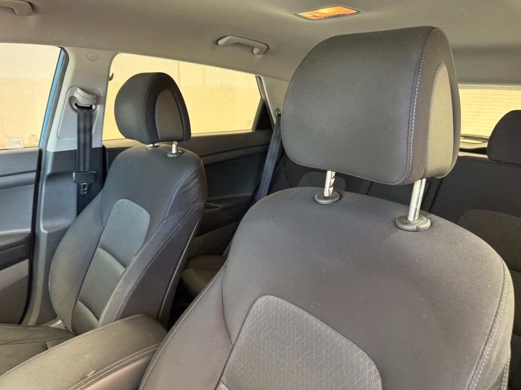 Used 2016 Caribbean Blue Hyundai SE image 11