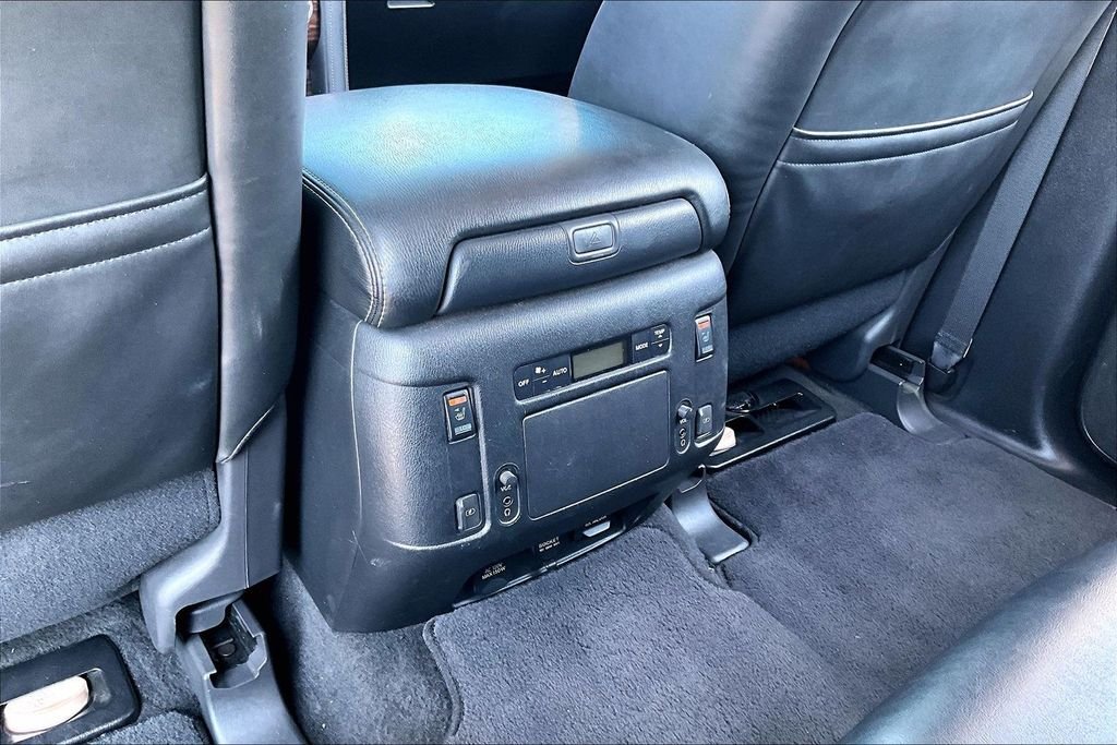 Used 2020 Gray Nissan Platinum image 25