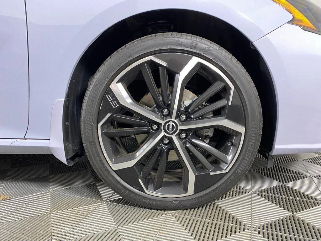 Used 2023 Pearl Nissan 2.5 SR image 12