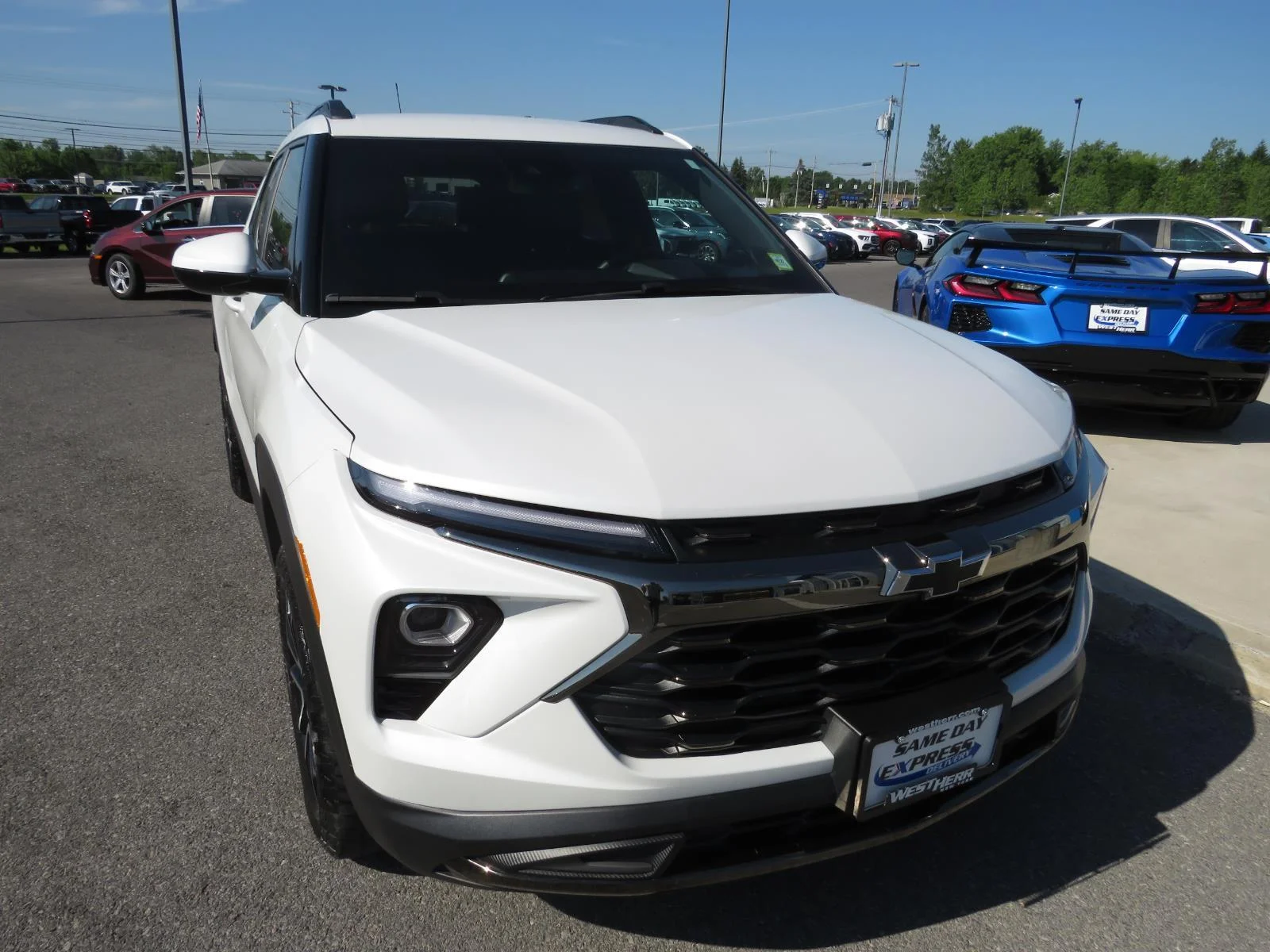Used 2025 Pearl Chevrolet ACTIV image 4