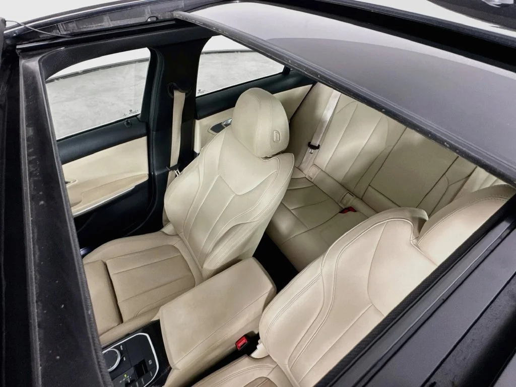 Used 2021 Black BMW 330e xDrive image 28