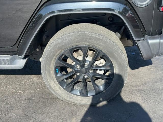 Used 2022 Black Jeep Unlimited Sahara 4x4 image 4