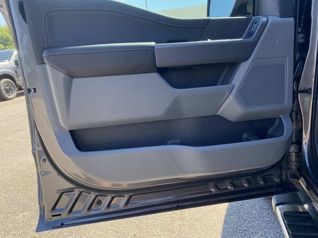 New 2026 Carbonized Gray Metallic Ford XLT image 11