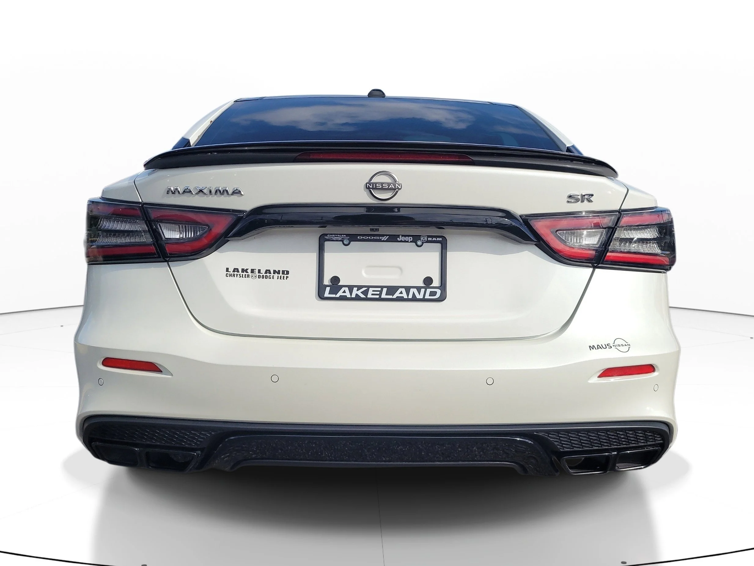 Used 2023 Pearl White Tricoat Nissan SR image 5