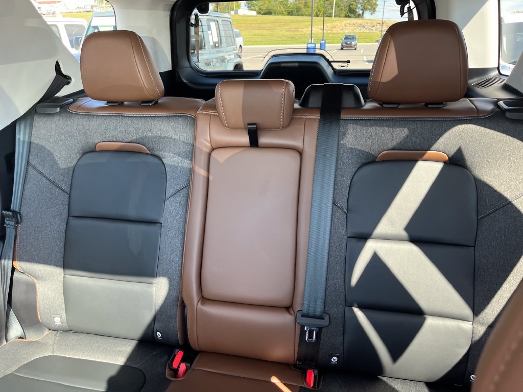 Used 2023 Blue Ford Outer Banks image 13