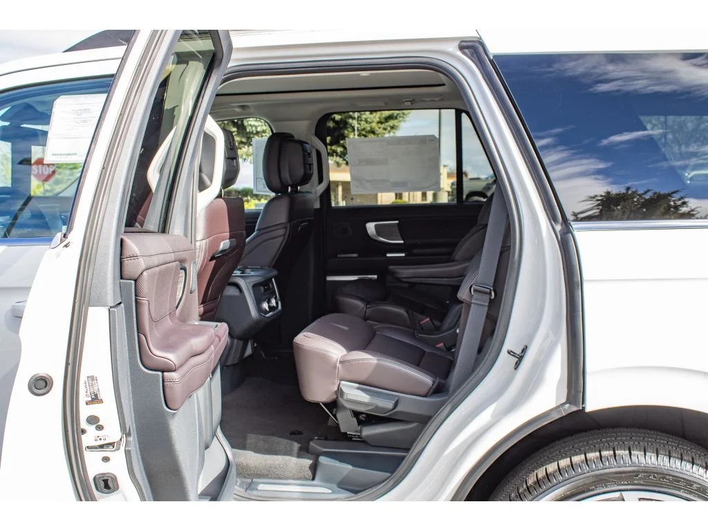 New 2026 Star White Metallic Tri-Coat Ford Platinum® image 20