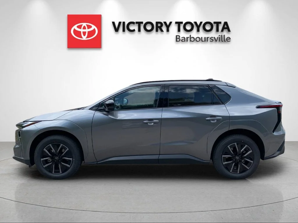 Used 2026  Toyota XLE image 2