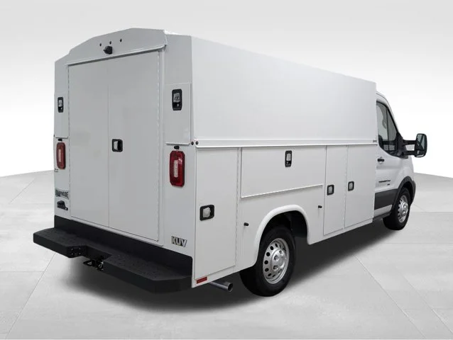New 2026 Oxford White Ford Cutaway image 50