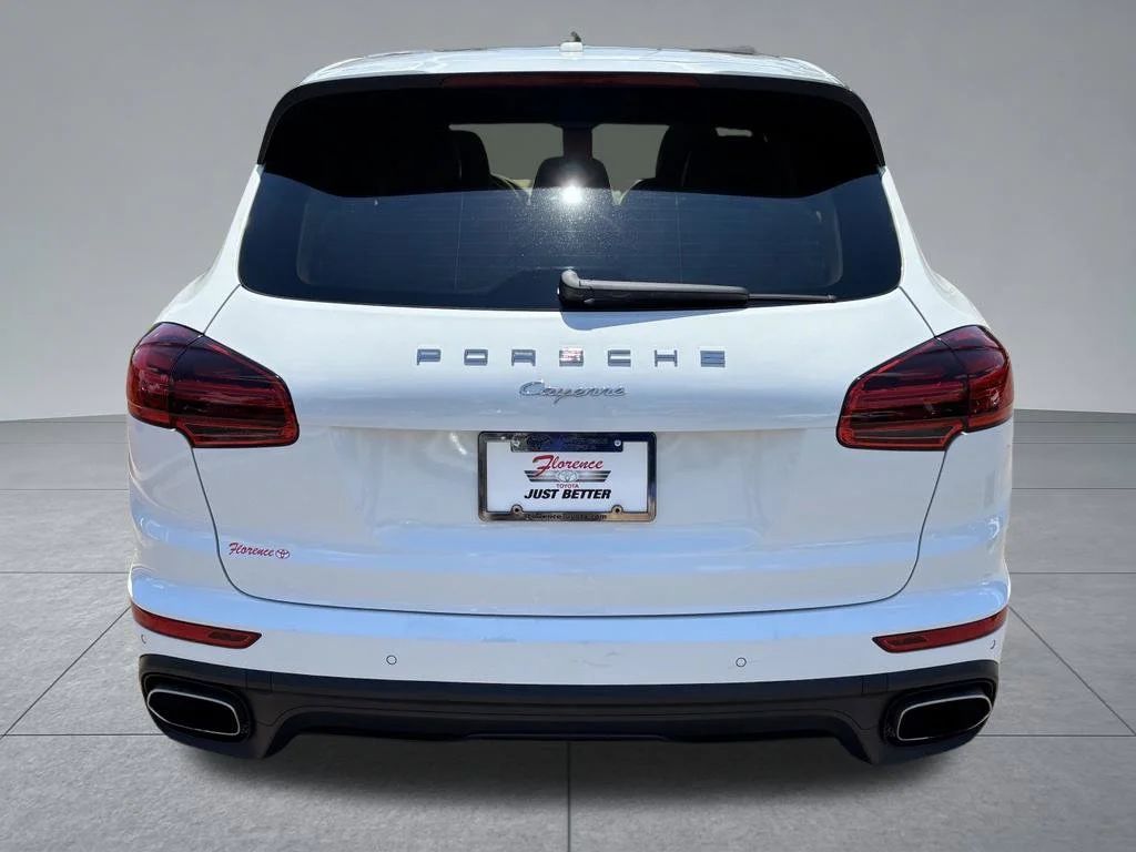 Used 2016  Porsche Base image 11