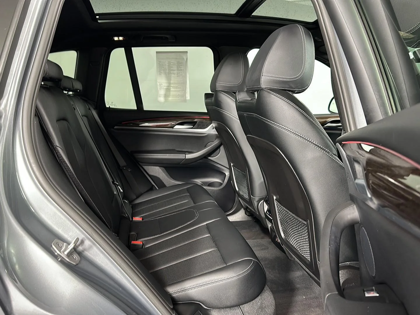 Used 2024 Skyscraper Grey Metallic BMW xDrive30i image 31