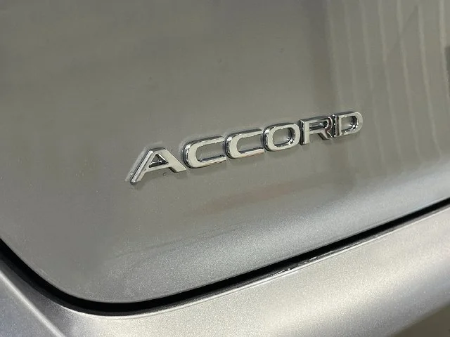 New 2026 Solar Silver Metallic Honda SE image 6