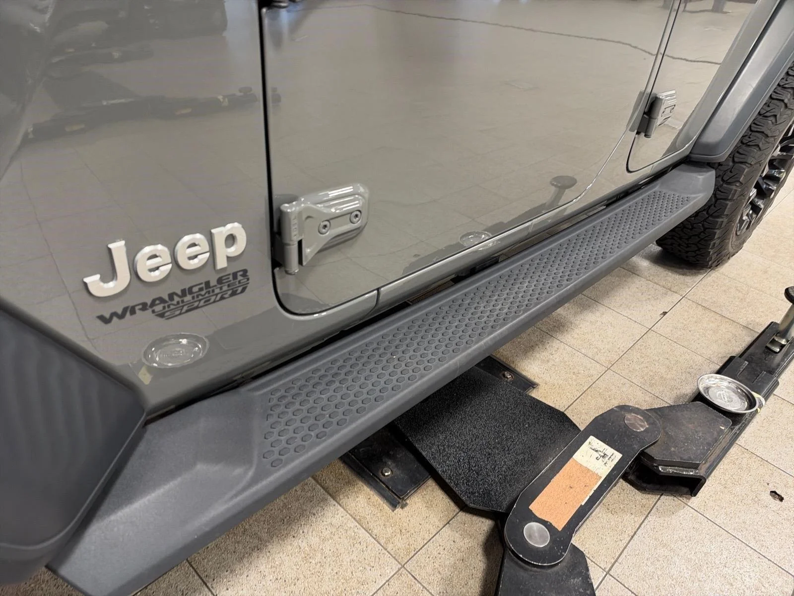 Used 2020 Sting-Gray Clearcoat Jeep Sport S image 22