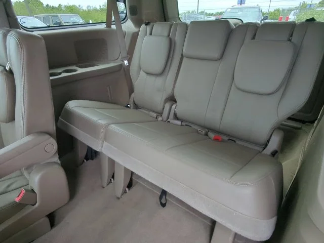Used 2013 Red Chrysler Touring image 25