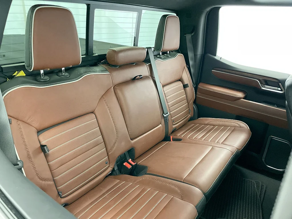 Used 2025 Sterling Metallic GMC Denali Ultimate image 28