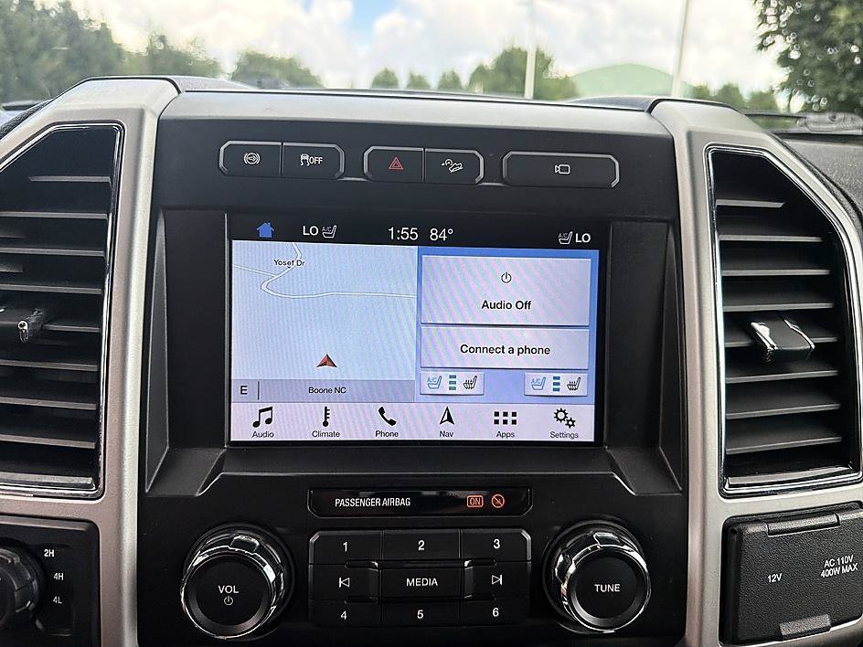 Used 2019 Ingot Silver Ford LARIAT image 18