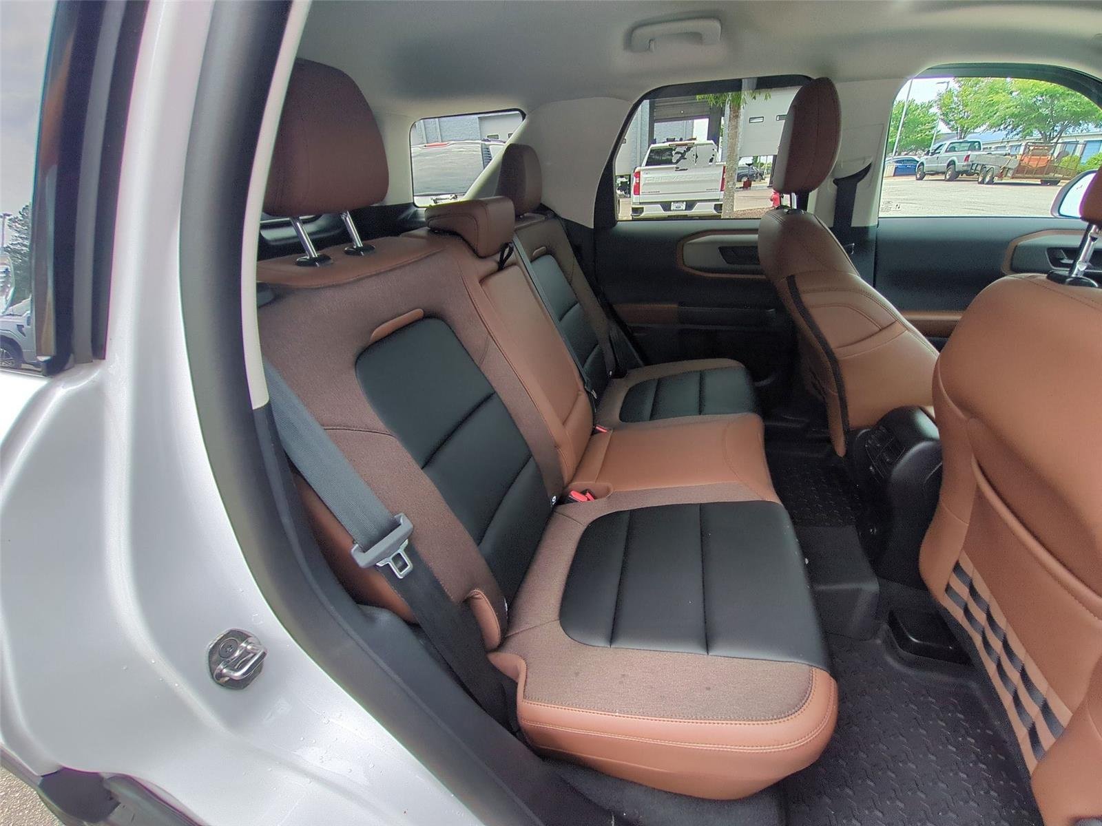 Used 2025 Oxford White Clearcoat Ford Outer Banks image 37