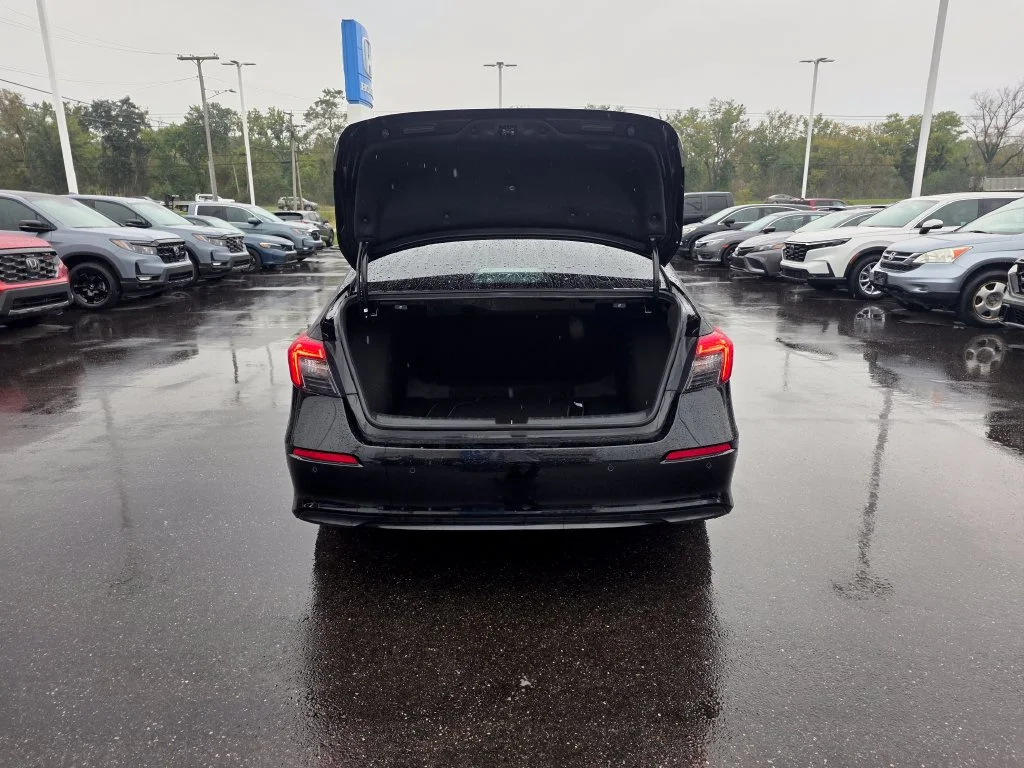 Certified Used 2024 Crystal Black Pearl Honda Touring image 13
