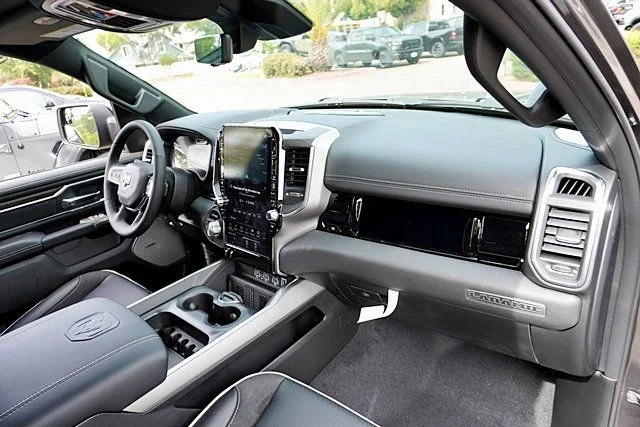New 2026 Granite Crystal Metallic Clear-Coat Exterior Paint RAM Laramie image 14