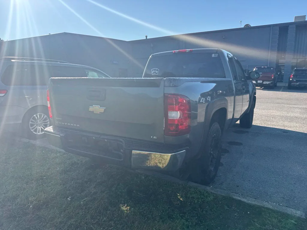 Used 2011 Green Metallic Chevrolet Work Truck image 15