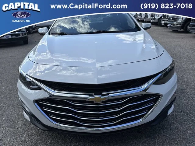 Used 2022 White Chevrolet LT image 10