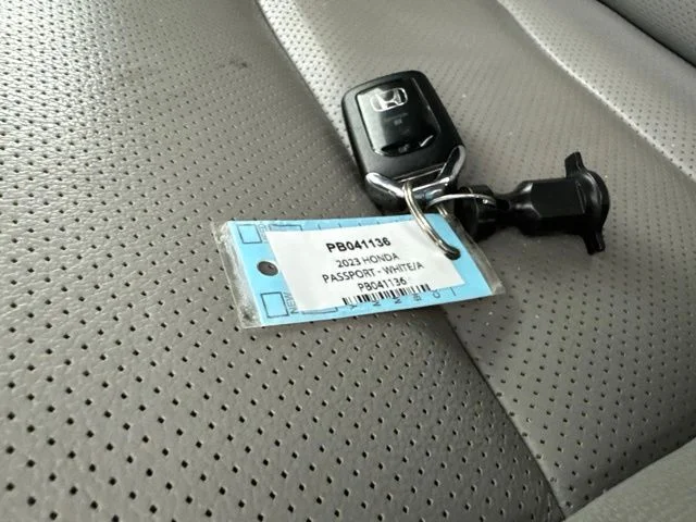 Used 2023 White Honda EX-L image 35