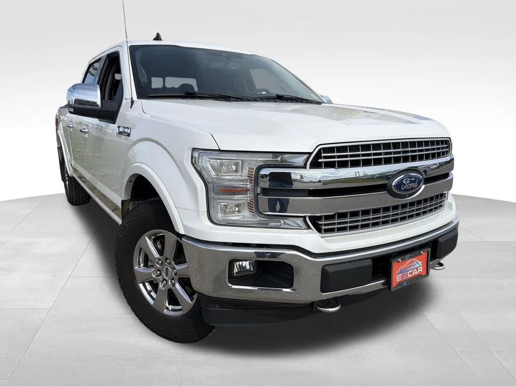 Used 2019 White Platinum Clearcoat Metallic Ford Lariat image 9
