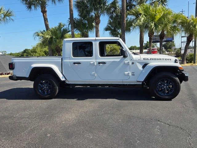 New 2026 Bright White Clear-Coat Exterior Paint Jeep 85th Anniversary Edition image 9