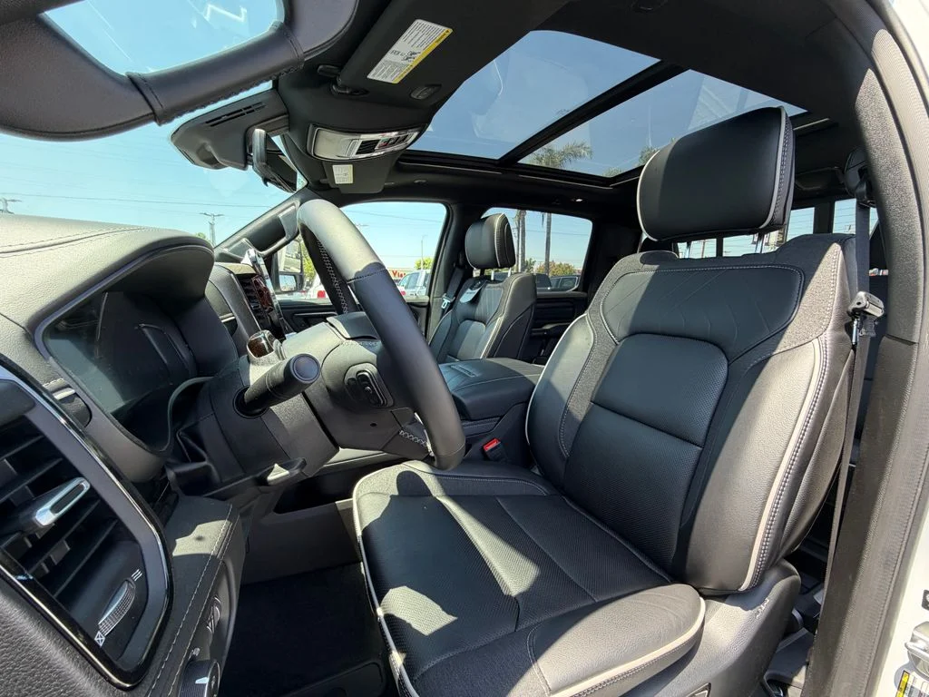 2025 RAM 1500 Limited - Photo 23