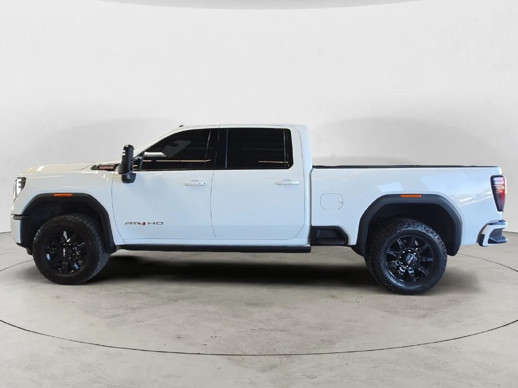 Used 2025 Summit White GMC AT4 image 8