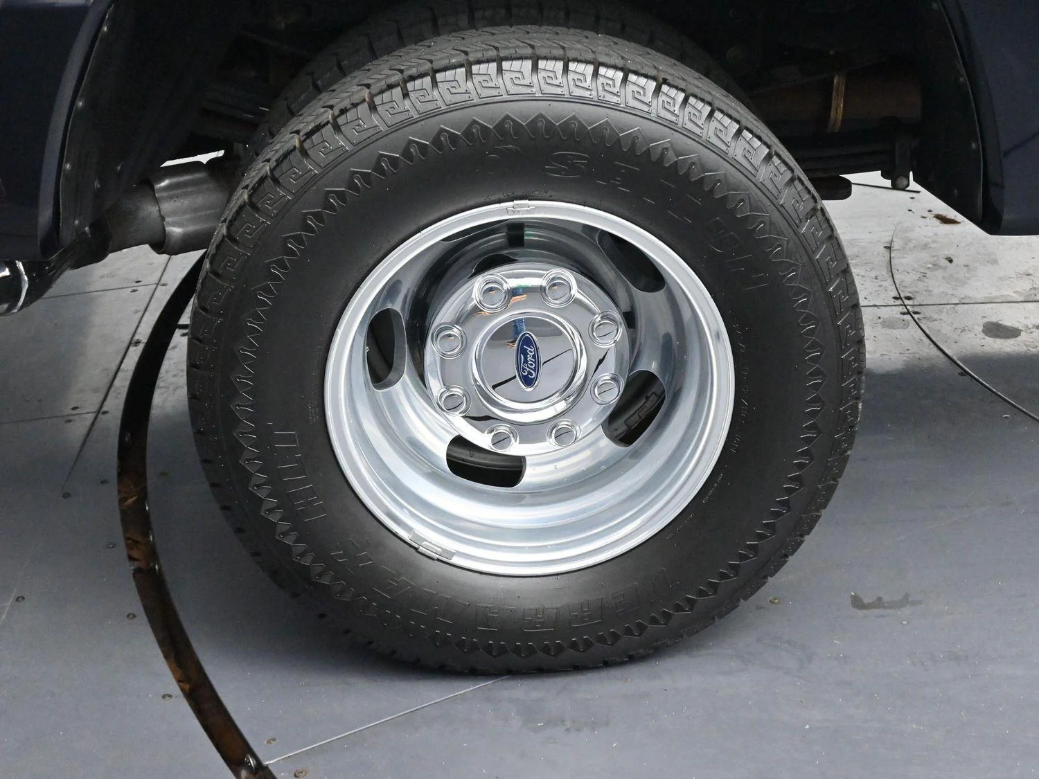 Used 2022 Antimatter Blue Metallic Ford Platinum image 39